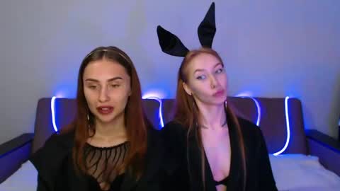 mimi_red online show from April 2026 03:37:02 PM