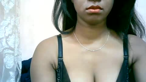 mimie32 online show from June 2026 06:18:01 AM