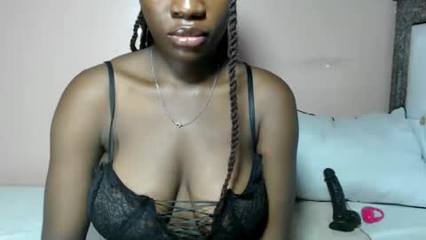 Snapshot of mimiebony chatting on May 2026 06:41:01 AM mimiebony online show from May 2026 06:41:01 AM
