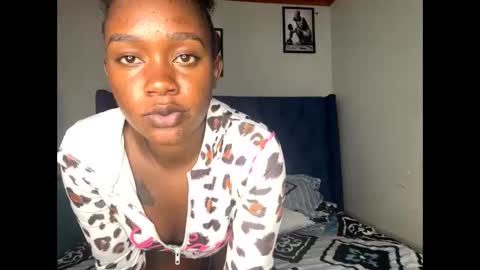 Mimi online show from November 2025 07:40:01 AM