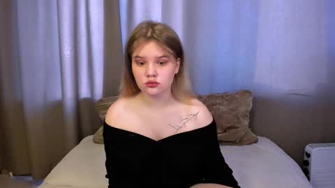 hi Im Mina  online show from March 2025 01:32:02 AM