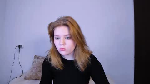 hi Im Mina  online show from October 2025 10:23:02 PM