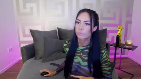 Snapshot of mina_babe1 chatting on February 2025 09:19:01 AM Mina online show from February 2025 09:19:01 AM