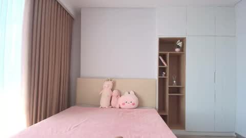 Mina online show from May 2026 02:28:02 AM
