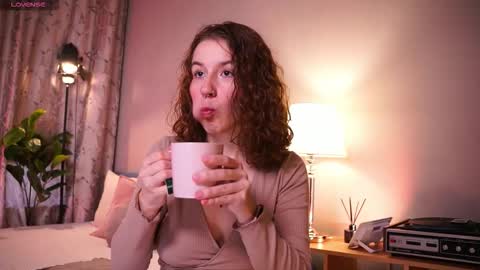 Frances  Next streams Thu Fri Sat 8am -  4pm GMT3 online show from September 2025 05:50:01 AM