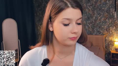 Snapshot of minditrelles chatting on November 2025 07:07:01 AM Mindi online show from November 2025 07:07:01 AM