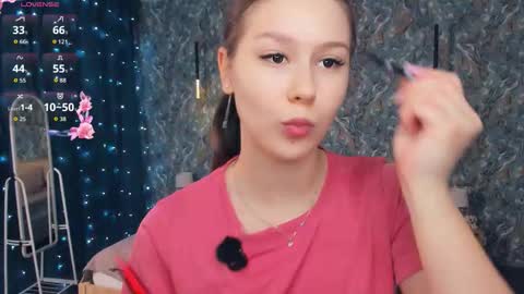 Snapshot of minditrelles chatting on December 2025 07:04:02 AM Mindi online show from December 2025 07:04:02 AM