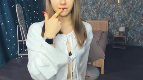 Snapshot of minditrelles chatting on January 2026 07:10:02 AM Mindi online show from January 2026 07:10:02 AM