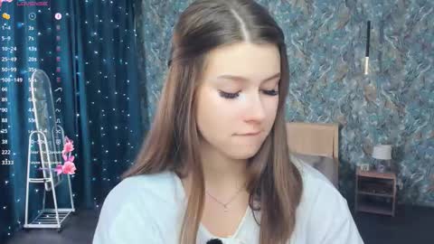 Snapshot of minditrelles chatting on January 2026 07:13:01 AM Mindi online show from January 2026 07:13:01 AM