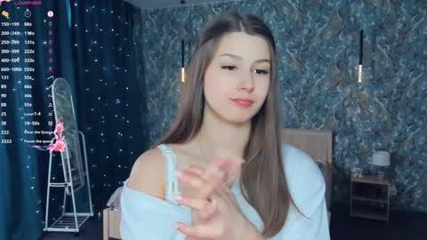 Snapshot of minditrelles chatting on February 2026 07:13:01 AM Mindi online show from February 2026 07:13:01 AM