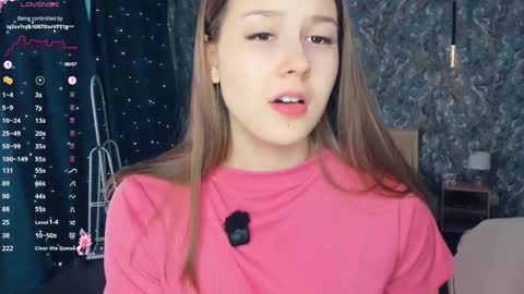 Snapshot of minditrelles chatting on February 2026 07:02:01 AM Mindi online show from February 2026 07:02:01 AM