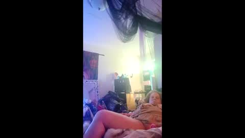 mindykrieg98 online show from May 2026 09:12:02 PM