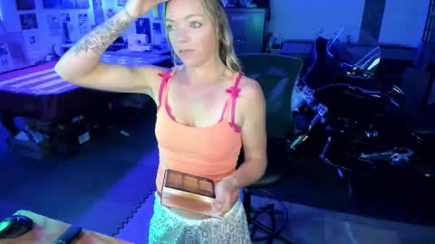 Mindy Mars online show from November 2025 04:40:02 PM