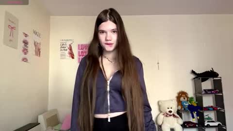 Amelia online show from November 2025 06:02:02 AM