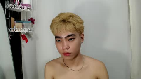 mingkla_man online show from April 2026 12:18:02 PM