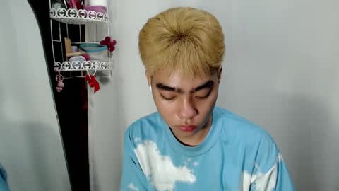 mingkla_man online show from April 2026 06:33:02 AM