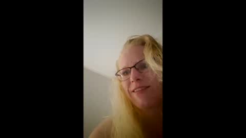 Snapshot of minglingmumma chatting on January 2026 10:09:02 AM minglingmumma online show from January 2026 10:09:02 AM