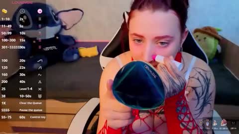 Snapshot of mini_lady2 chatting on November 2025 08:13:02 AM Ruby online show from November 2025 08:13:02 AM