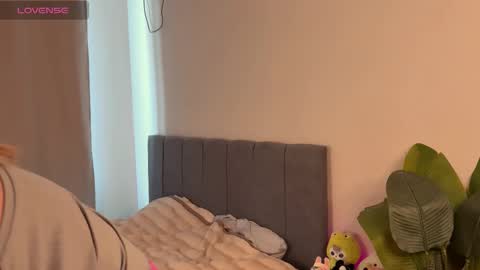 Cleo online show from September 2025 10:17:01 AM