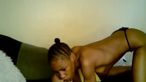 minieme001 online show from March 2026 06:52:01 AM