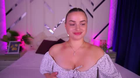 minifox_ online show from September 2025 06:19:02 AM