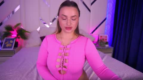 minifox_ online show from October 2025 08:24:02 AM