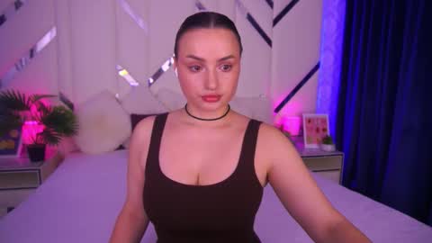 minifox_ online show from November 2025 08:19:01 AM