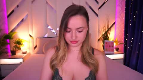 Snapshot of minifox_ chatting on March 2026 08:27:02 AM minifox_ online show from March 2026 08:27:02 AM