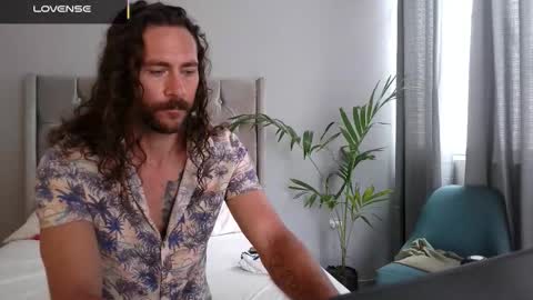   Mini Mila Kunis ft Ashton Katchero. Follow me to stay in touch  online show from November 2025 03:06:02 PM