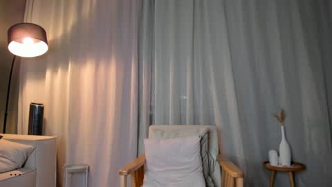 minnie_jin online show from November 2025 01:59:02 PM