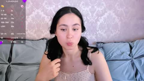 Snapshot of minniiemile chatting on November 2025 08:10:01 PM Minnie online show from November 2025 08:10:01 PM