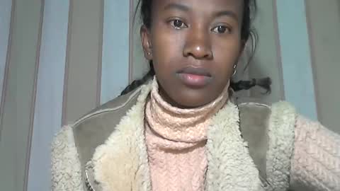 minouch211907 online show from September 2025 12:54:02 AM