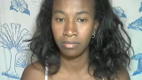 minouch211907 online show from December 2025 11:51:01 AM