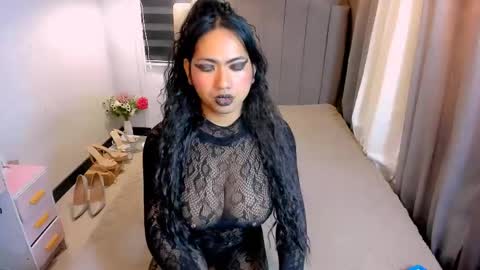 Snapshot of minty_hill chatting on April 2026 10:55:01 AM MARIANE online show from April 2026 10:55:01 AM