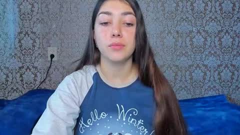 Snapshot of mira_bloempje chatting on September 2025 10:42:01 AM Mira online show from September 2025 10:42:01 AM