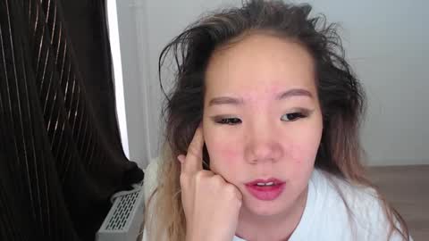 mira_g online show from October 2025 01:11:01 PM