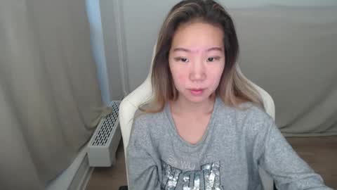 mira_g online show from December 2025 07:05:01 AM