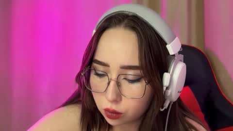 mira_light_ online show from October 2025 03:24:01 PM