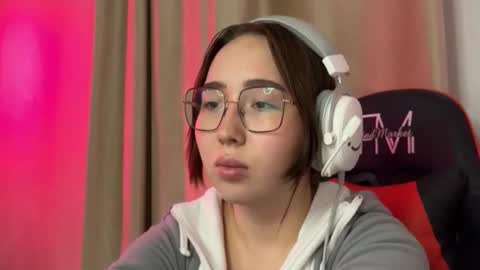 mira_light_ online show from October 2025 03:12:01 PM