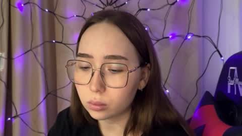 mira_light_ online show from October 2025 03:27:01 PM