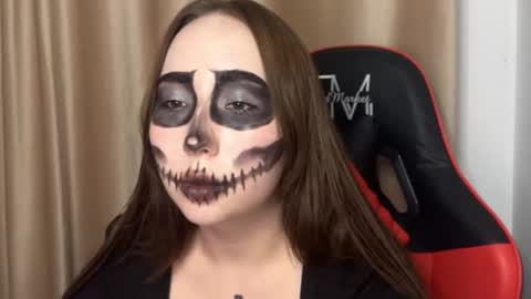 mira_light_ online show from October 2025 02:51:02 PM