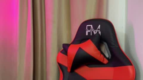 mira_light_ online show from November 2025 04:06:02 PM