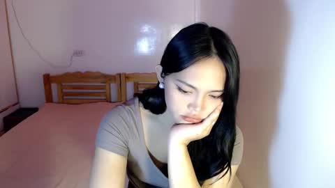 Snapshot of mira_luna222 chatting on December 2024 06:06:02 PM Mira Bella online show from December 2024 06:06:02 PM