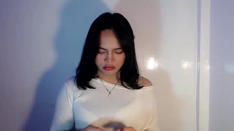 Snapshot of mira_luna222 chatting on February 2025 08:42:02 PM Mira Bella online show from February 2025 08:42:02 PM