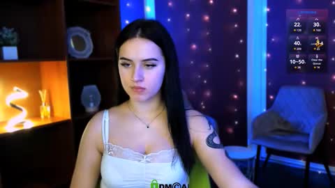 mira_lyn online show from December 2025 08:06:02 PM