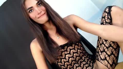 Snapshot of miraclegirl23 chatting on January 2025 10:41:01 PM Zoey online show from January 2025 10:41:01 PM