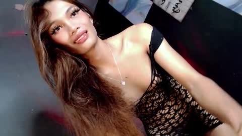 Snapshot of miraclegirl23 chatting on December 2025 04:57:01 PM Zoey online show from December 2025 04:57:01 PM