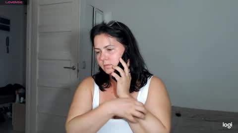 Snapshot of miradiaz chatting on September 2025 06:52:02 PM Meera online show from September 2025 06:52:02 PM