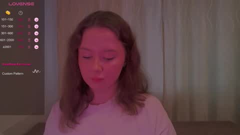 Kira online show from November 2025 12:03:01 PM