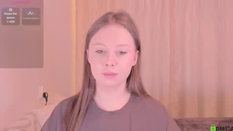 Snapshot of miranadevl chatting on March 2026 04:23:01 PM Kira online show from March 2026 04:23:01 PM